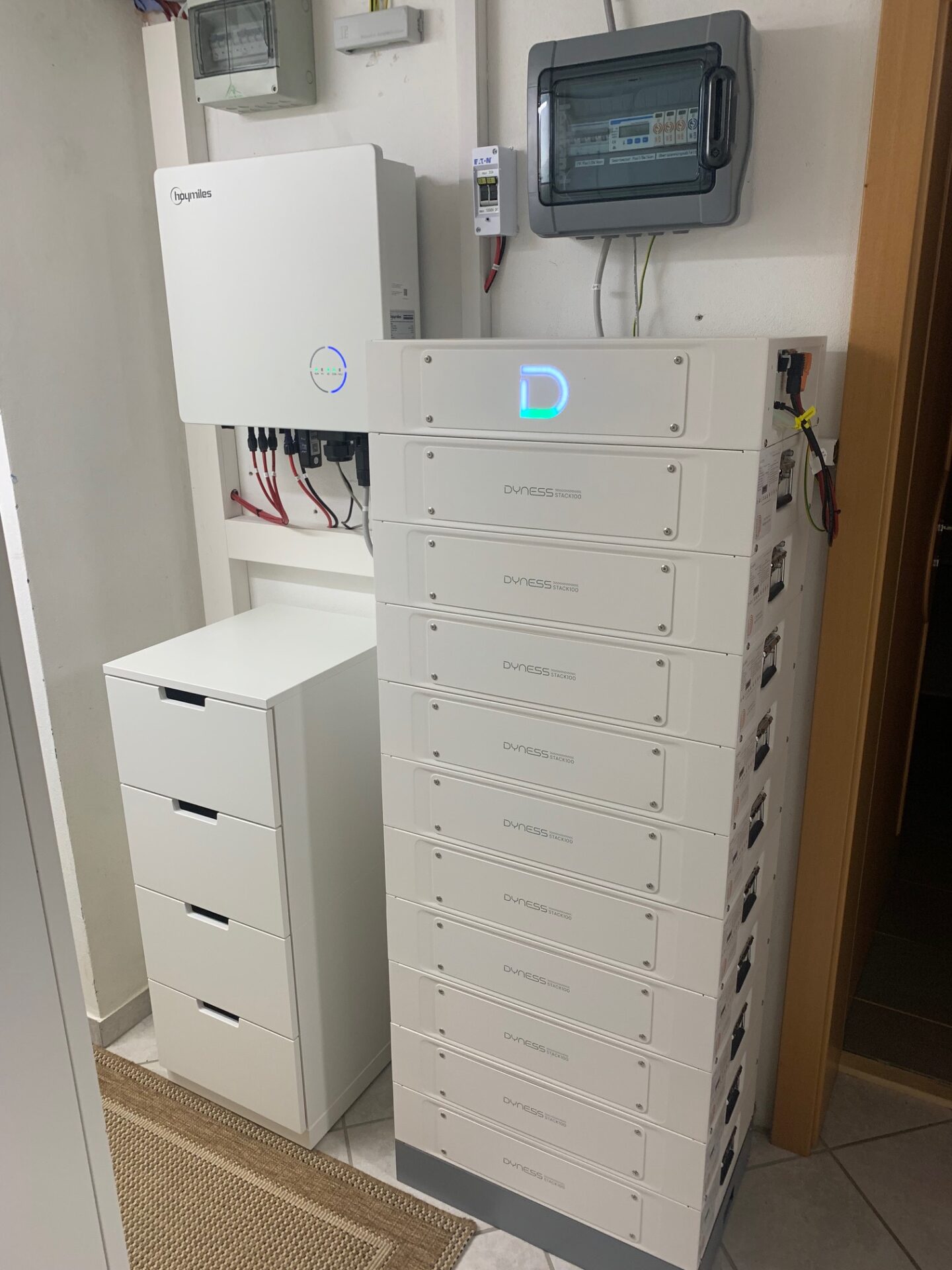 Klicken um das Foto im Vollbildmodus anzuzeigen Dyness Stack100 Hochvolt Speicher photo review